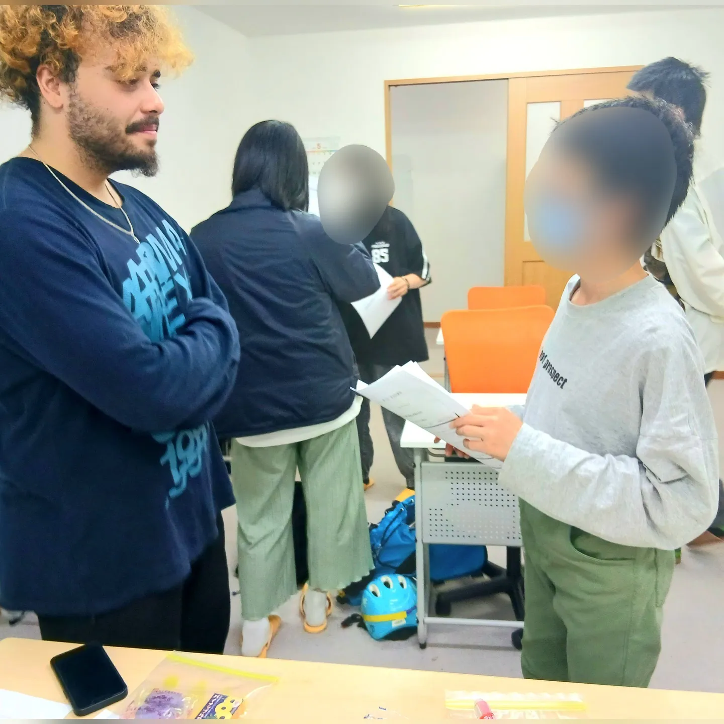 第３回英会話講座、お疲れ様でしたね！📝📚 佐々木先生とミカエ...